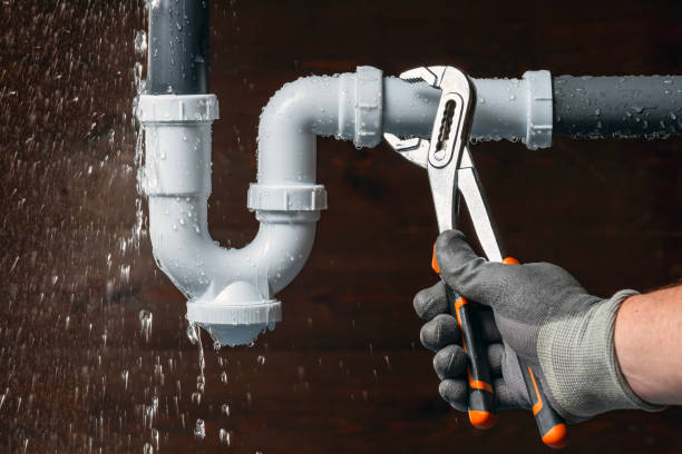 Professional Gas Line Repair technician working in Gibson Island, MD